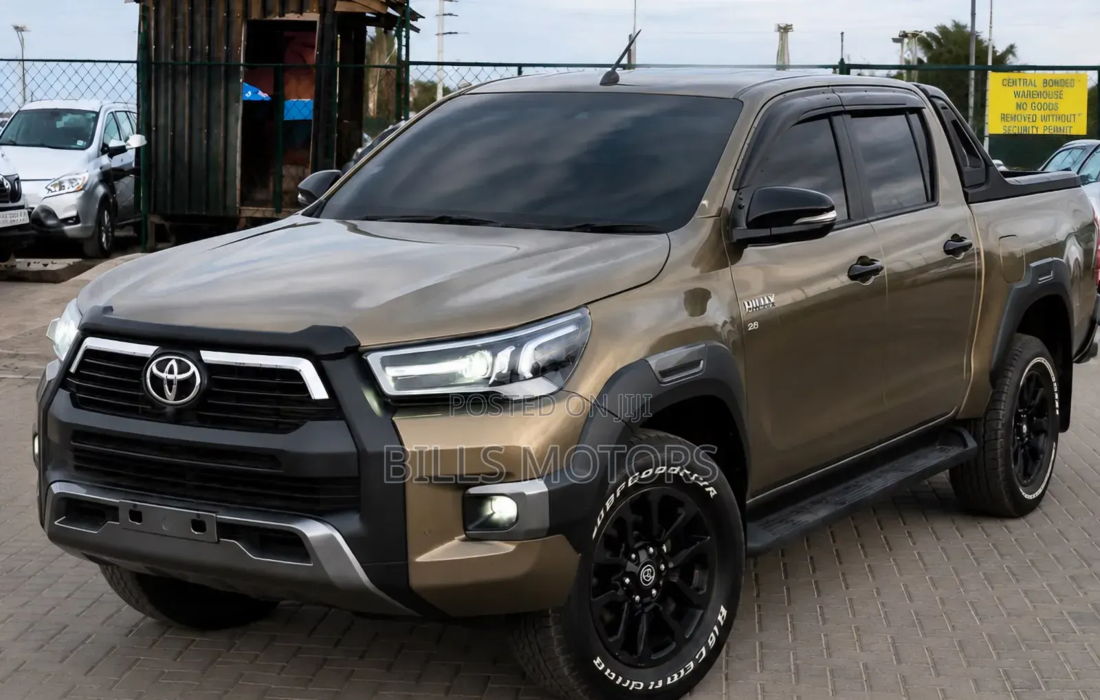 Toyota Hilux 2023 Gold