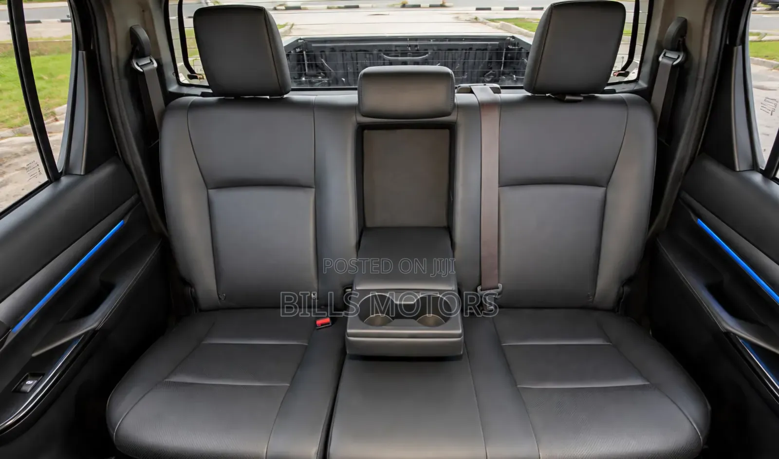 Toyota Hilux 2023 Gold