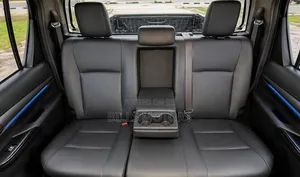 Toyota Hilux 2023 Gold
