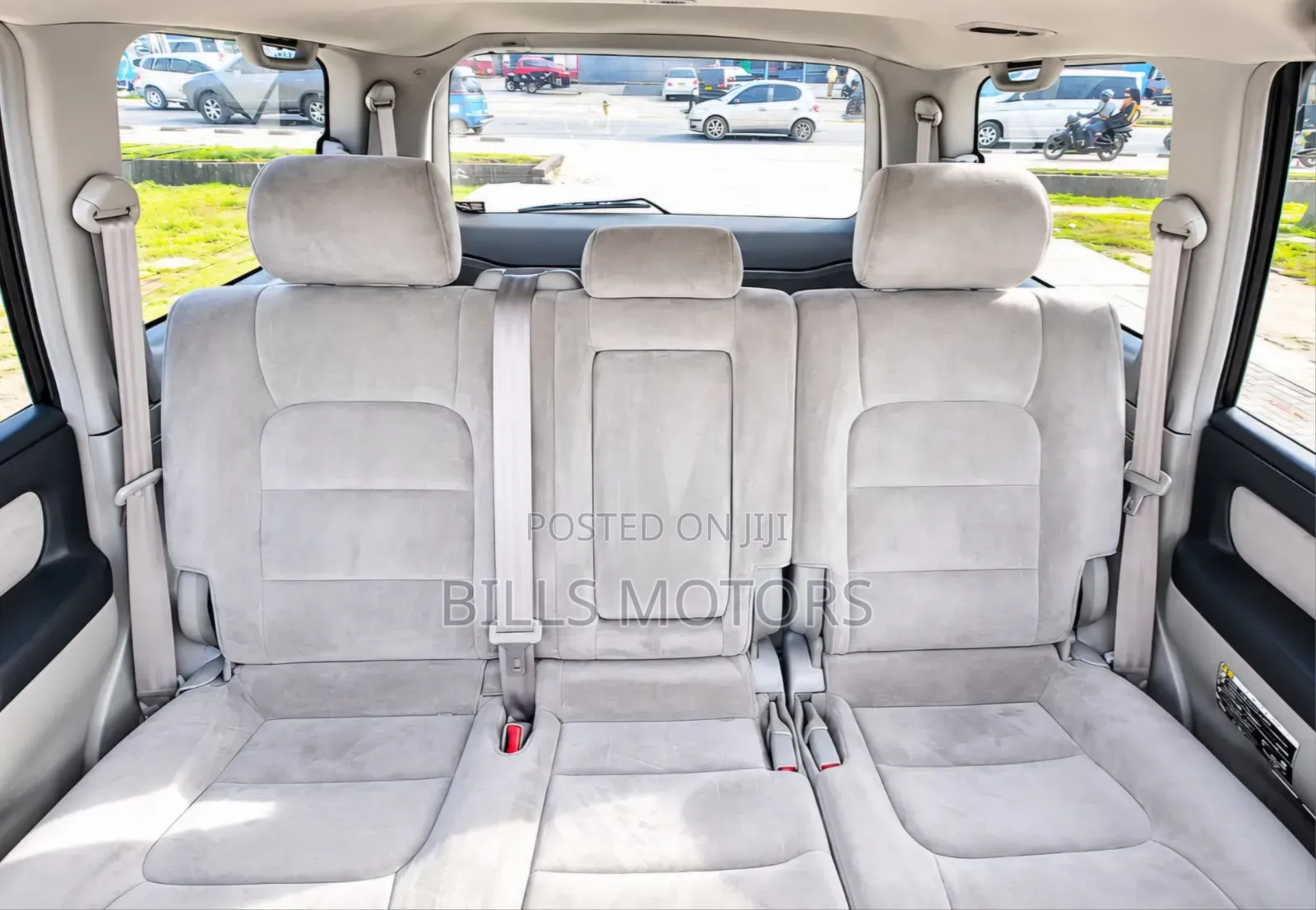 Toyota Land Cruiser 2005 White