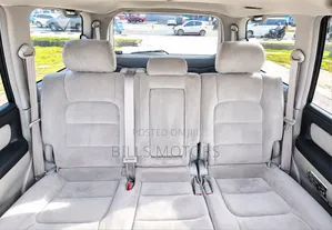 Toyota Land Cruiser 2005 White