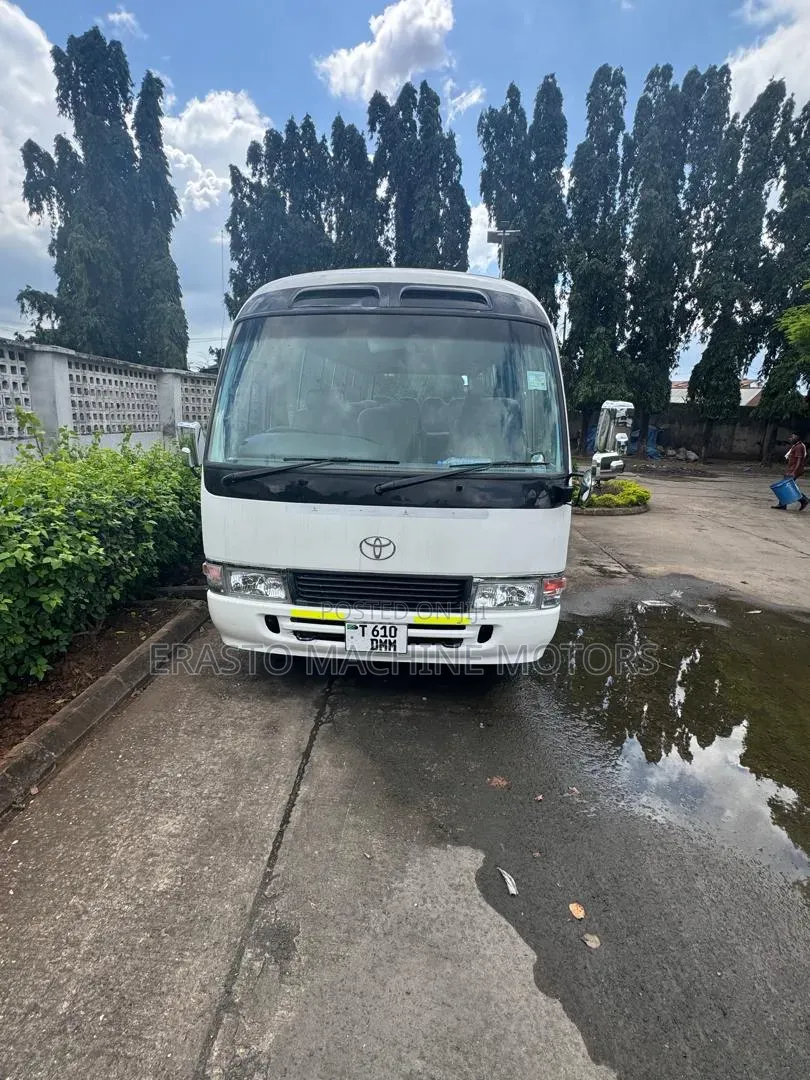 Toyota Coaster 1999 White