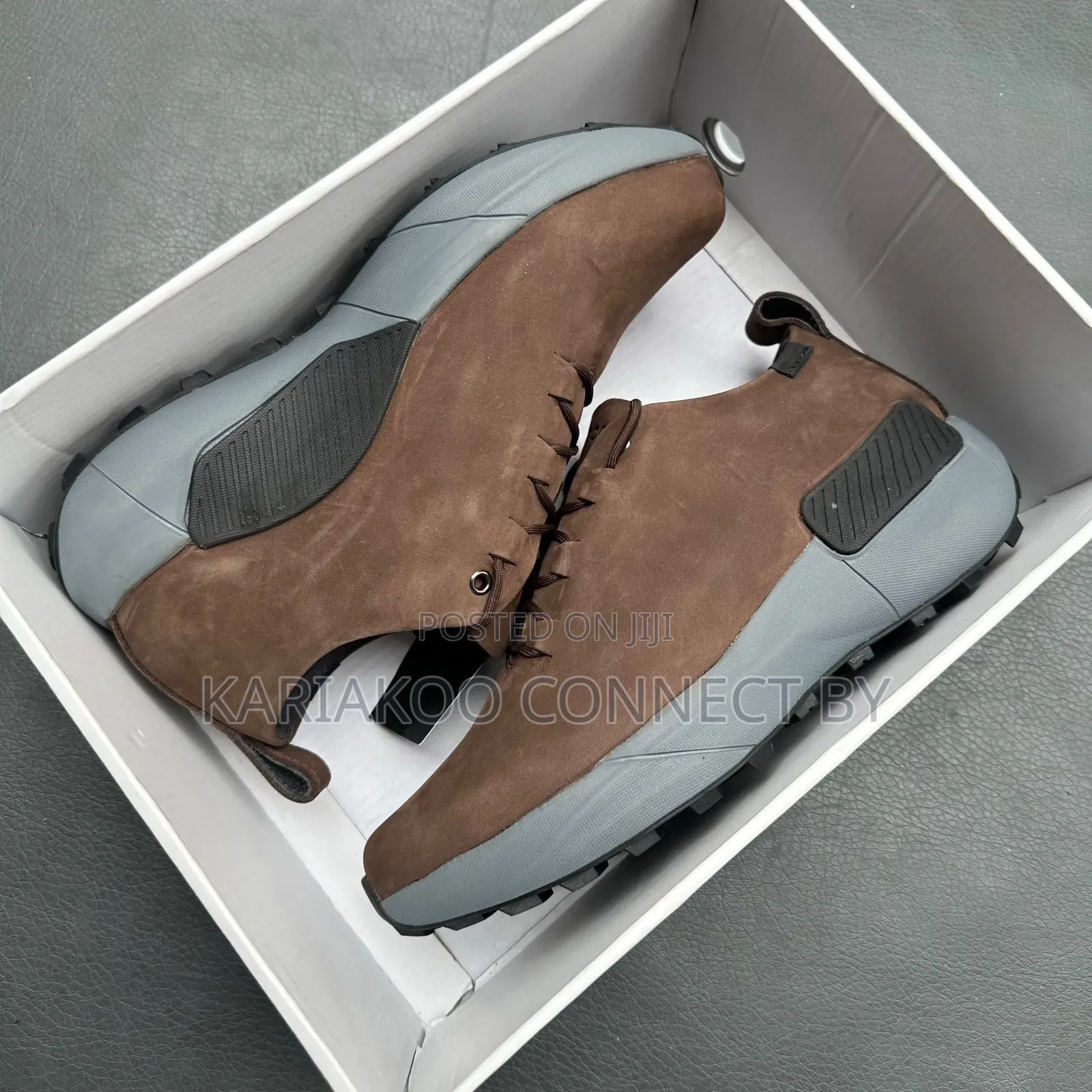 Ecco Comfort Leather Sneakers