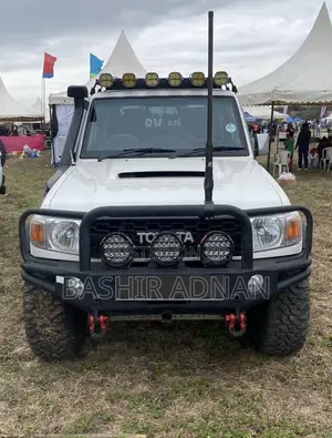 Toyota Land Cruiser 79 Series 2023 White