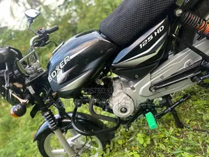 Bajaj Boxer 125 2025 Black