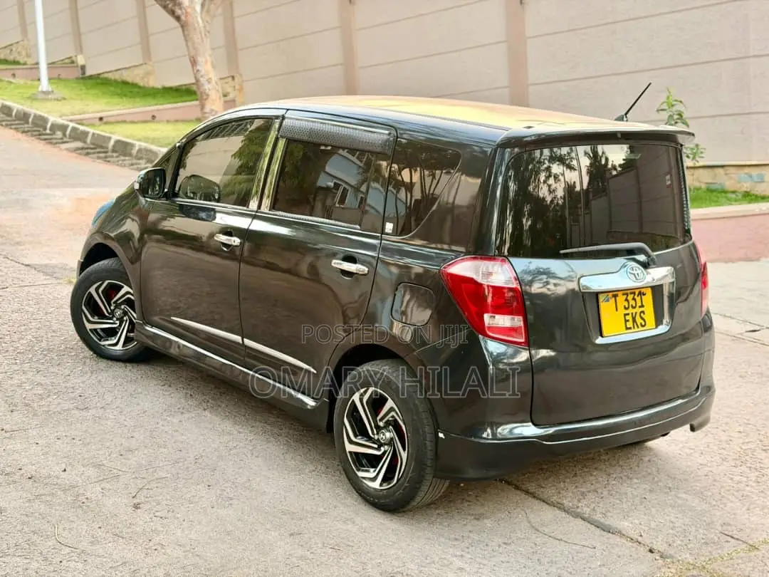 Toyota Ractis 2006 Black