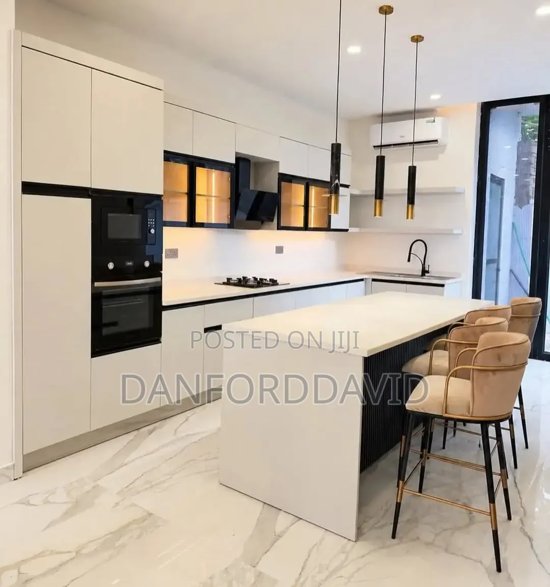 Furnished 6bdrm House in Kahwa Real Estste, Oyster Bay for rent