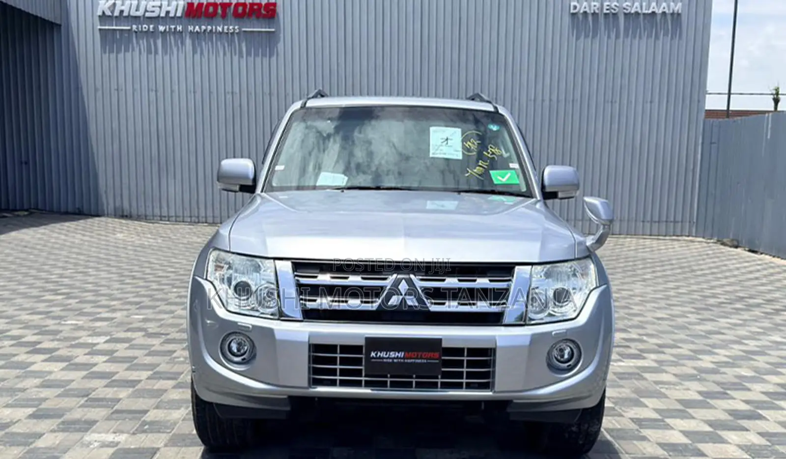 Mitsubishi Pajero 2013 Silver