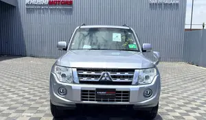 Mitsubishi Pajero 2013 Silver