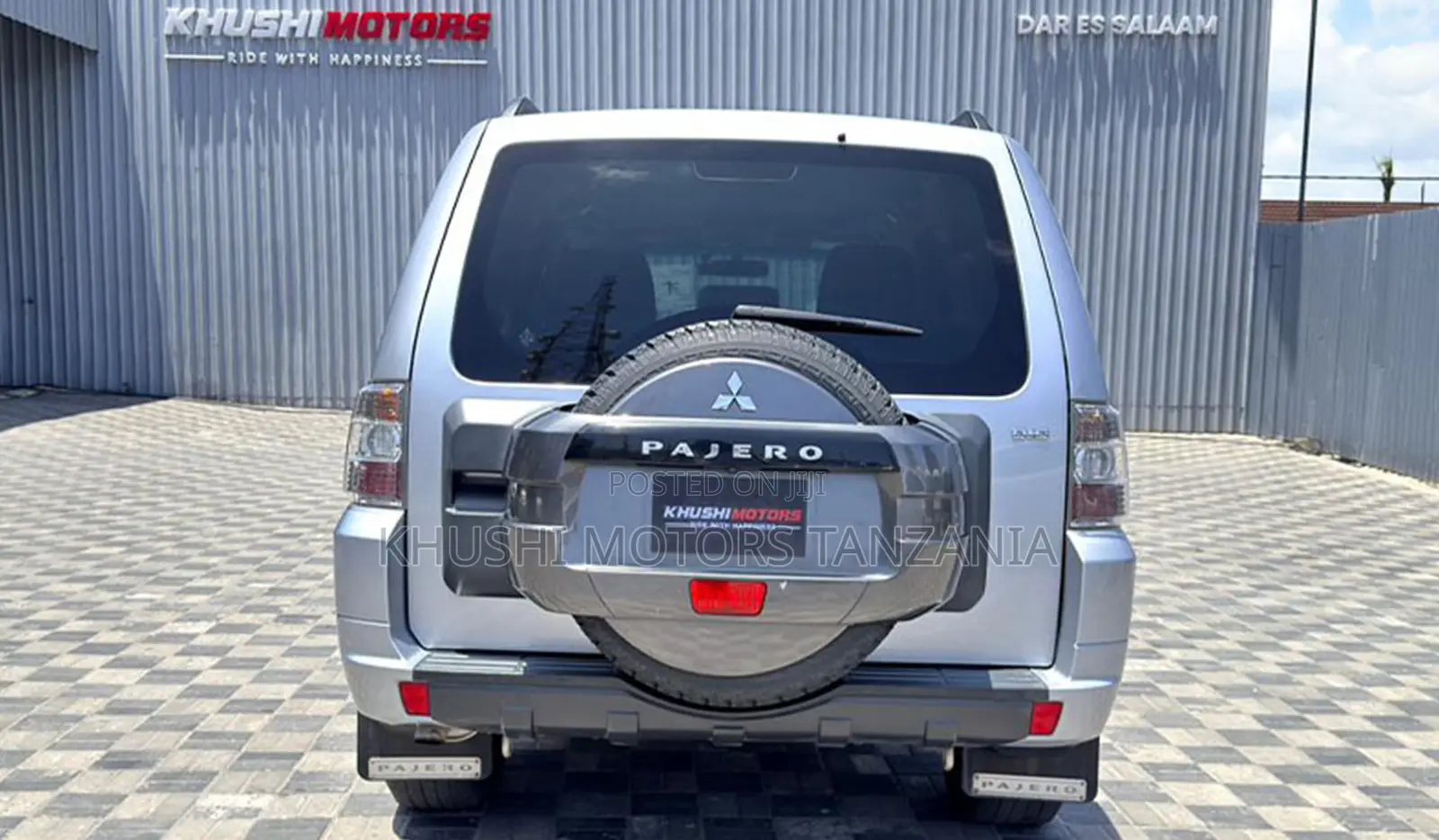 Mitsubishi Pajero 2013 Silver