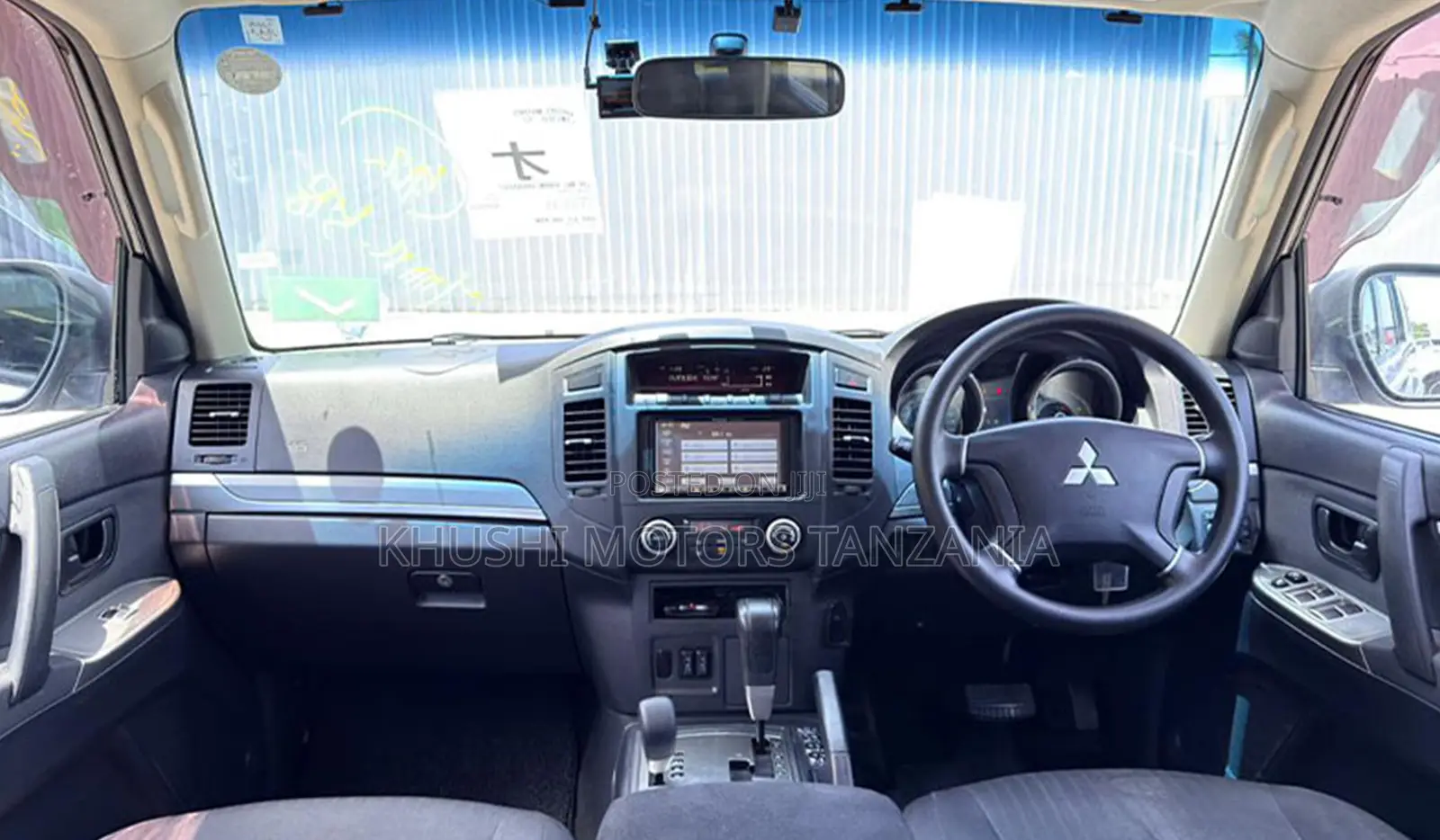 Mitsubishi Pajero 2013 Silver
