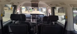 Toyota Noah 2010 White
