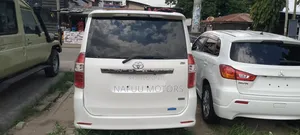 Toyota Noah 2010 White