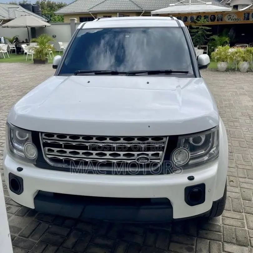 Land Rover Discovery 2013 White