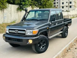 Toyota Land Cruiser 2022 Black