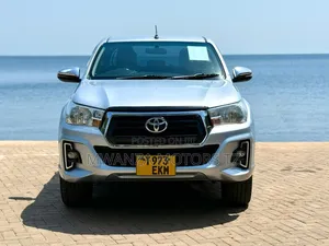 Toyota Hilux 2019 Silver