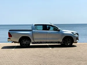 Toyota Hilux 2019 Silver