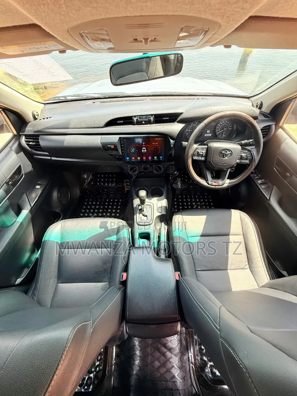 Toyota Hilux 2019 Silver
