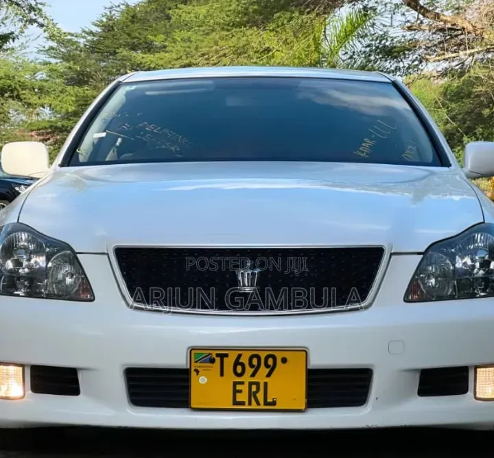 Toyota Crown 2026 White
