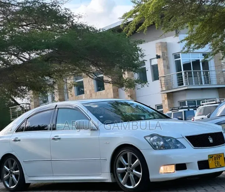 Toyota Crown 2026 White