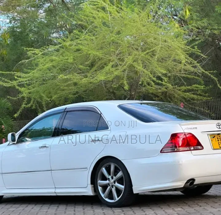 Toyota Crown 2026 White