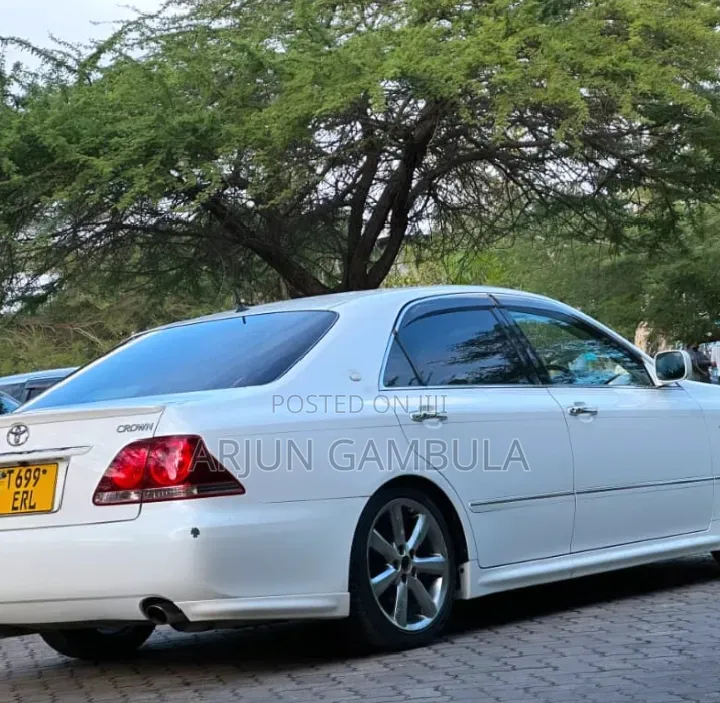 Toyota Crown 2026 White
