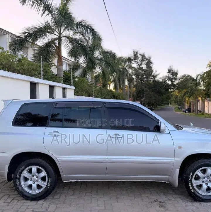 Toyota Kluger 2006 Silver