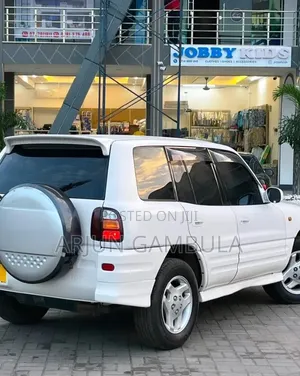 Toyota RAV4 1999 White