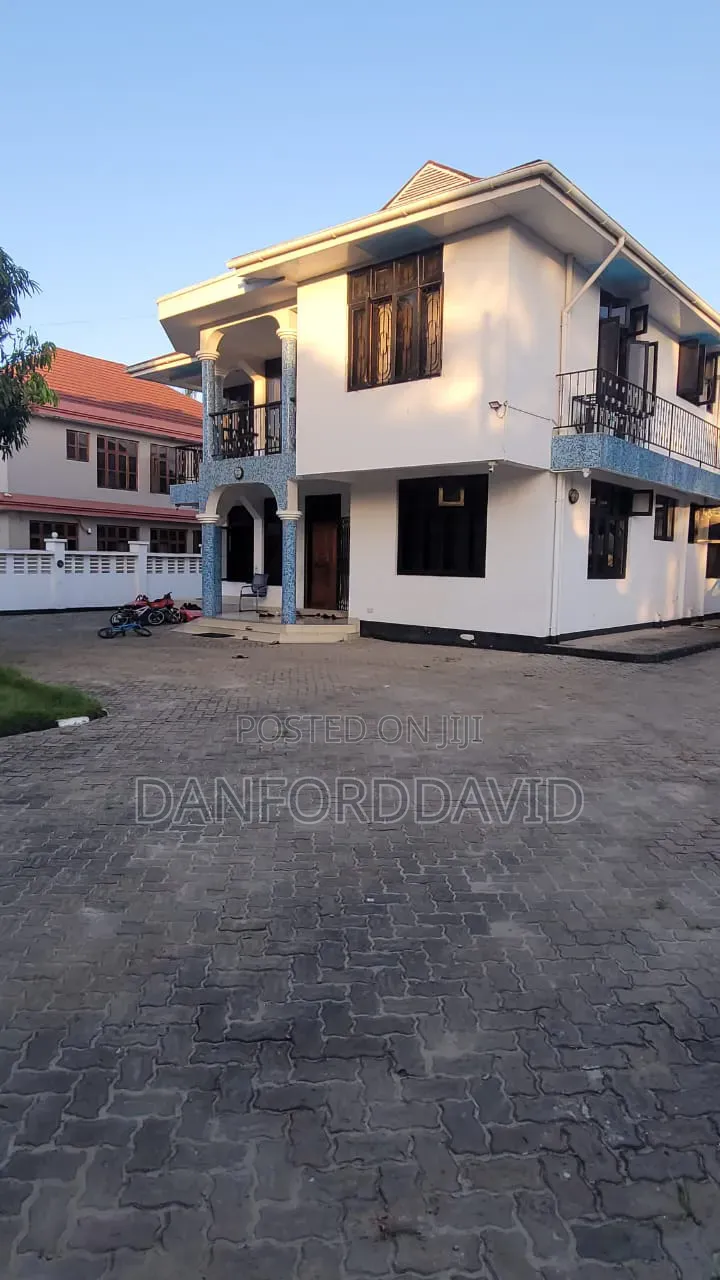 5bdrm House in Kahwa Real Estate, Mbezi Beach for rent