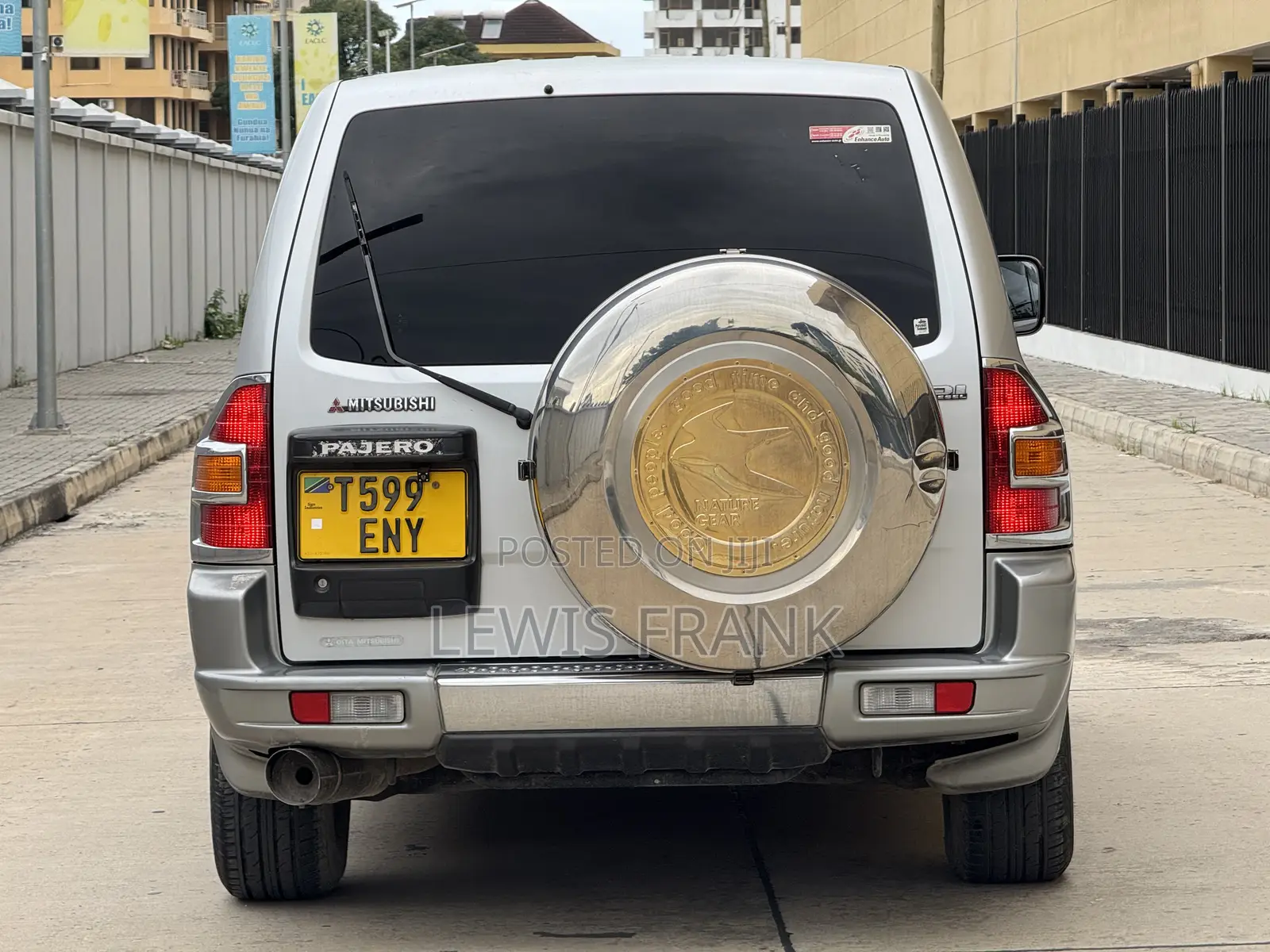 Mitsubishi Pajero 2000 Silver