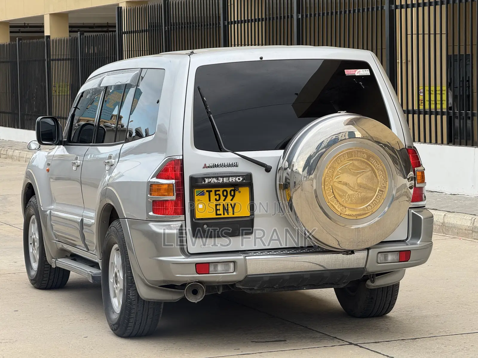 Mitsubishi Pajero 2000 Silver