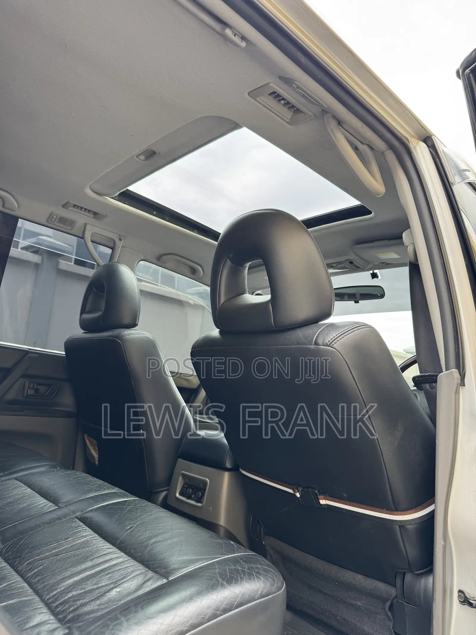 Mitsubishi Pajero 2000 Silver