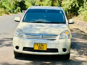 Toyota Raum 2008 Off white