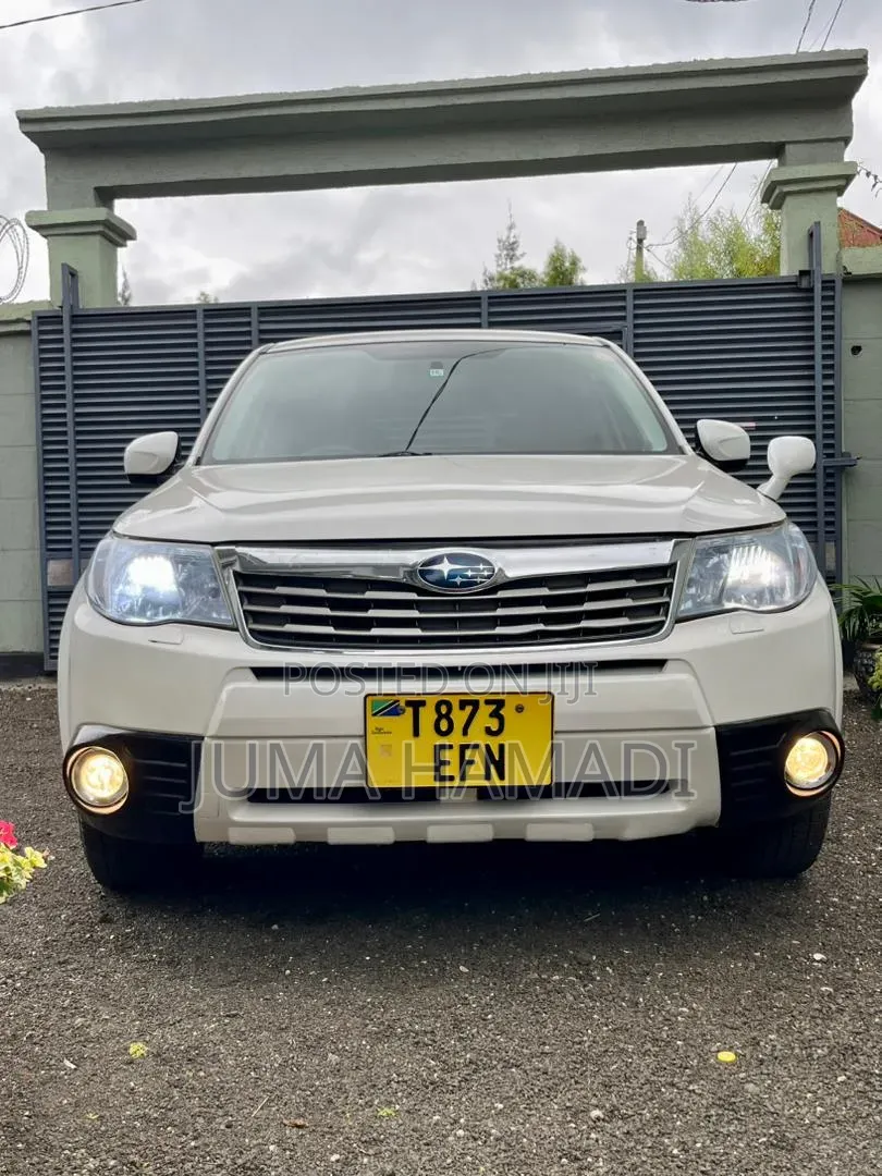 Subaru Forester 2010 Pearl
