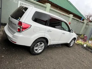 Subaru Forester 2010 Pearl