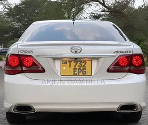 Toyota Crown 2009 White