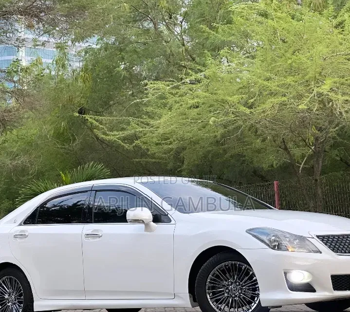 Toyota Crown 2009 White