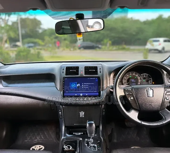 Toyota Crown 2009 White