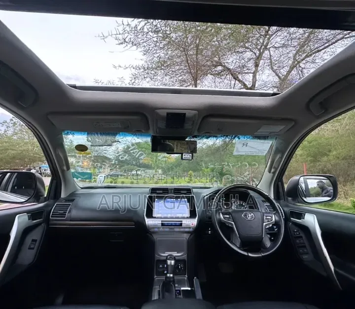 Toyota Land Cruiser 2021 White
