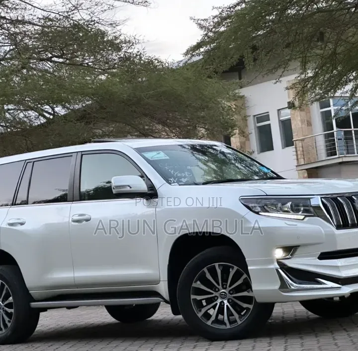 Toyota Land Cruiser 2021 White