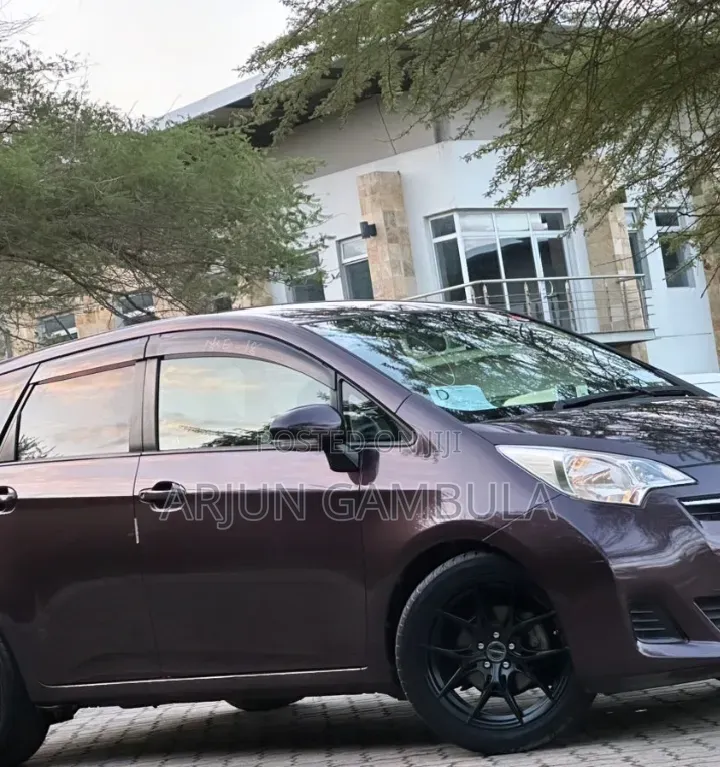 Toyota Ractis 2013 Gray