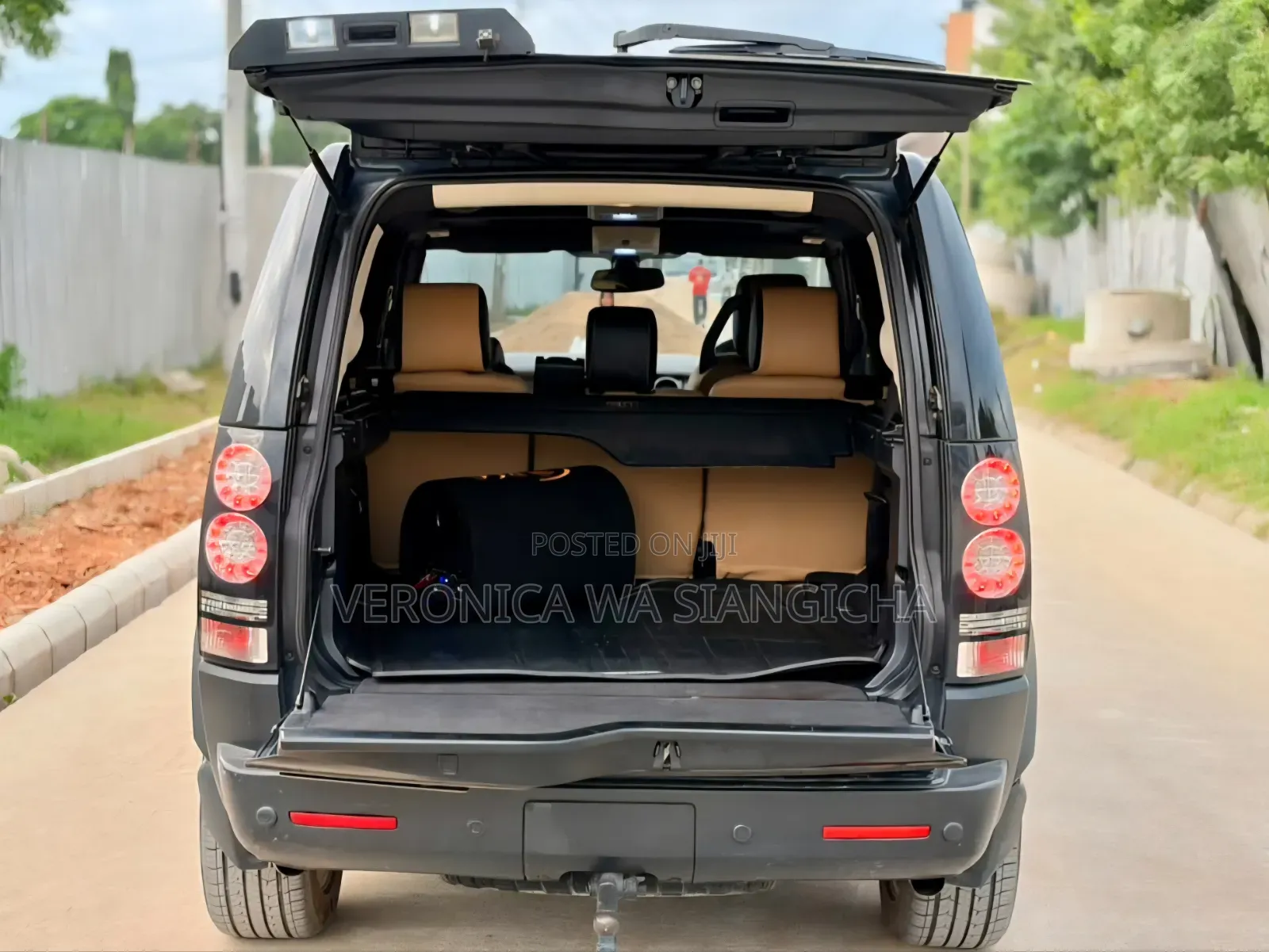 Land Rover Discovery 2011 Black