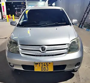 Toyota IST 2004 Silver
