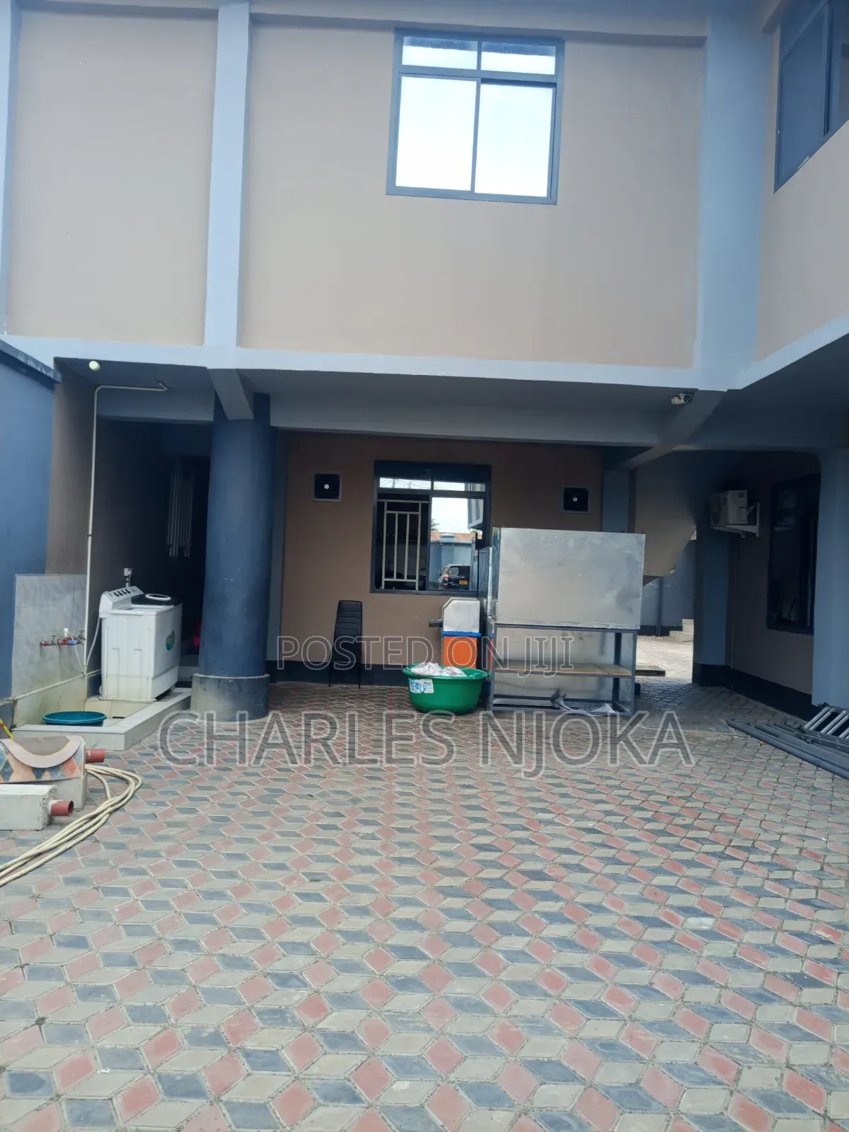 Hoteli Ya Kisasa Inauzwa (Hotel for Sale)
