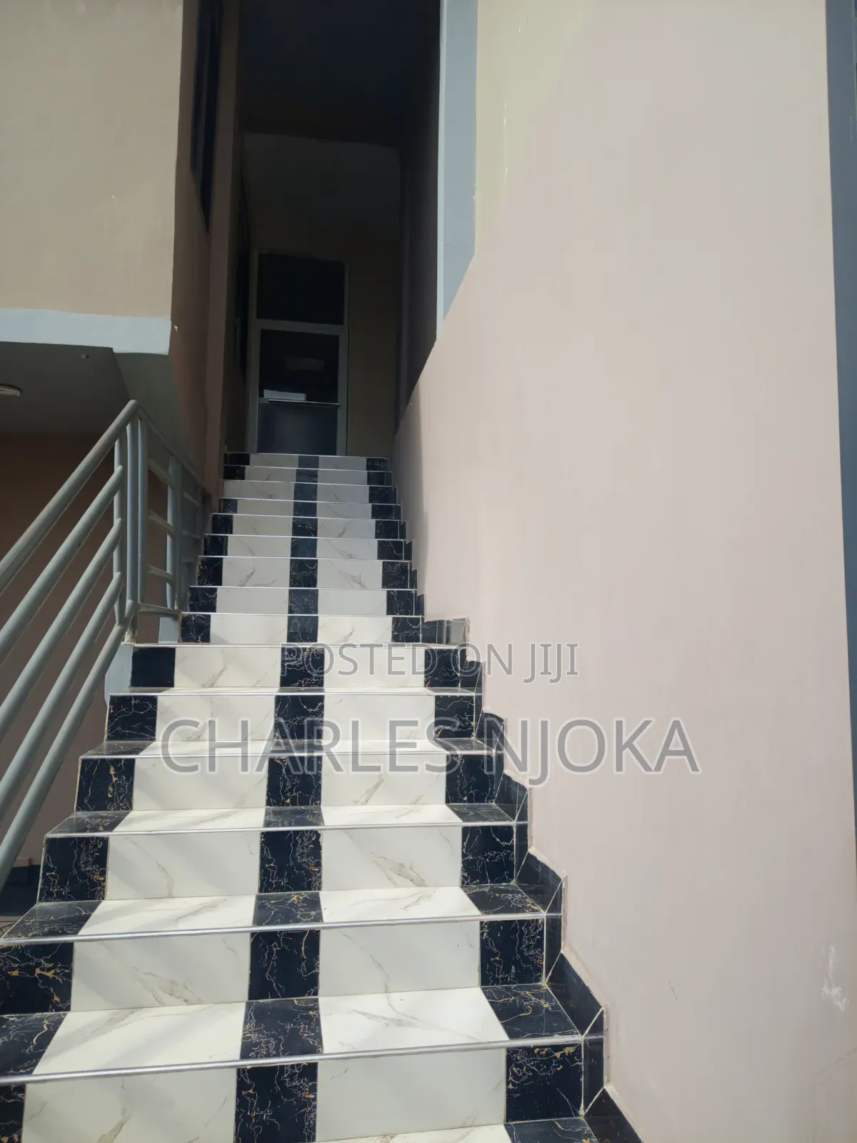 Hoteli Ya Kisasa Inauzwa (Hotel for Sale)