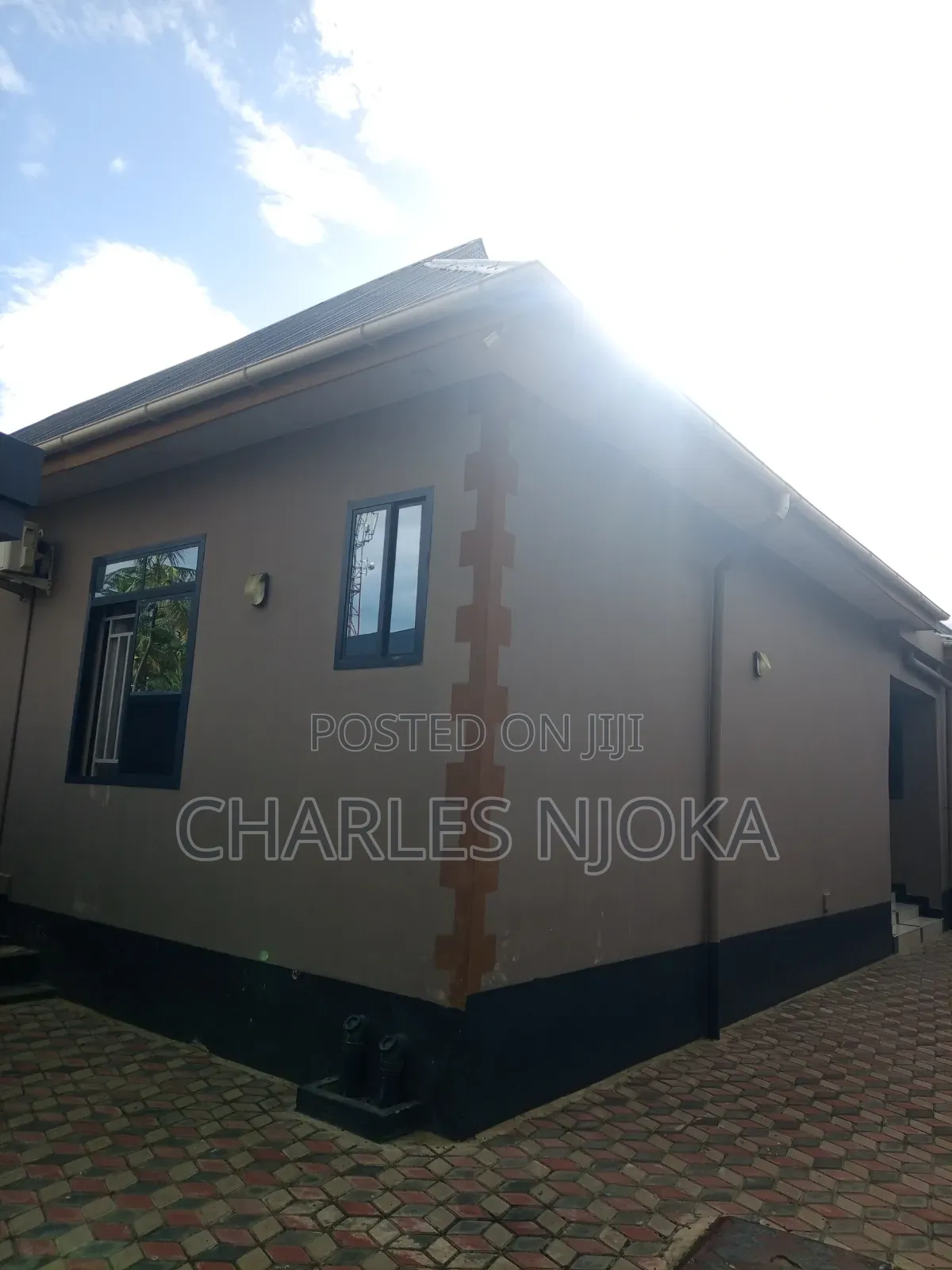 Hoteli Ya Kisasa Inauzwa (Hotel for Sale)