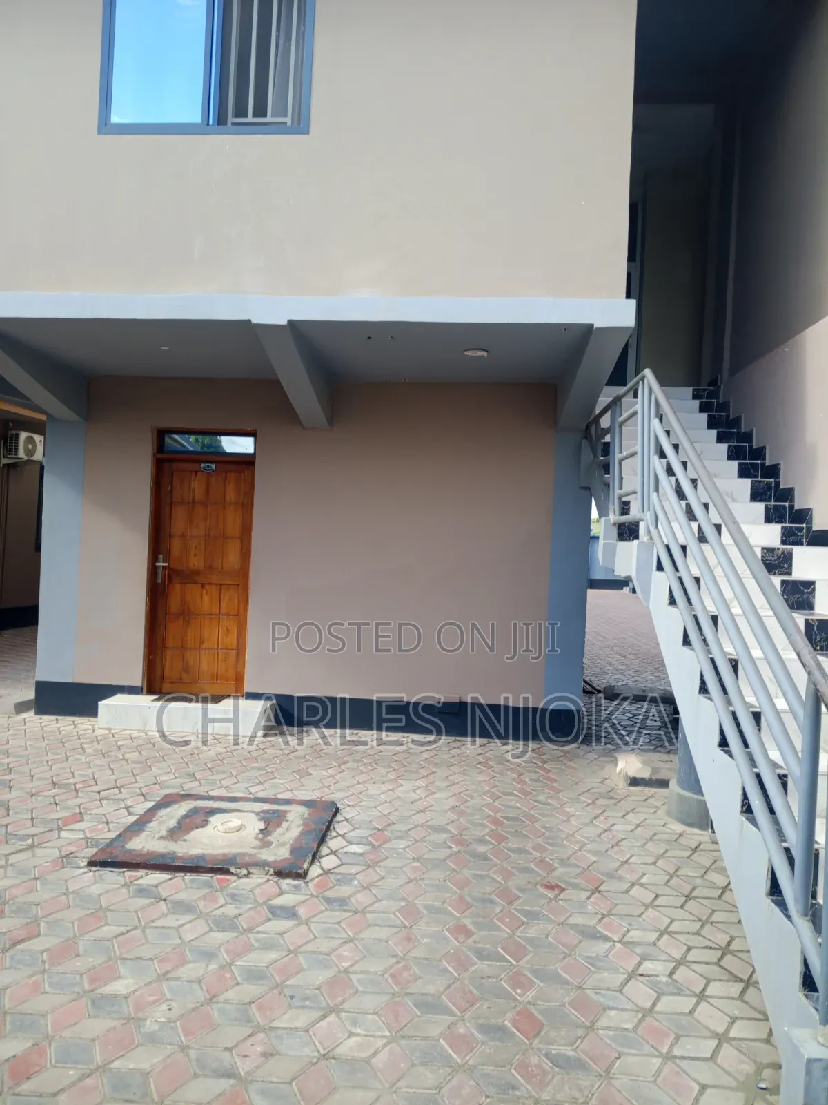 Hoteli Ya Kisasa Inauzwa (Hotel for Sale)