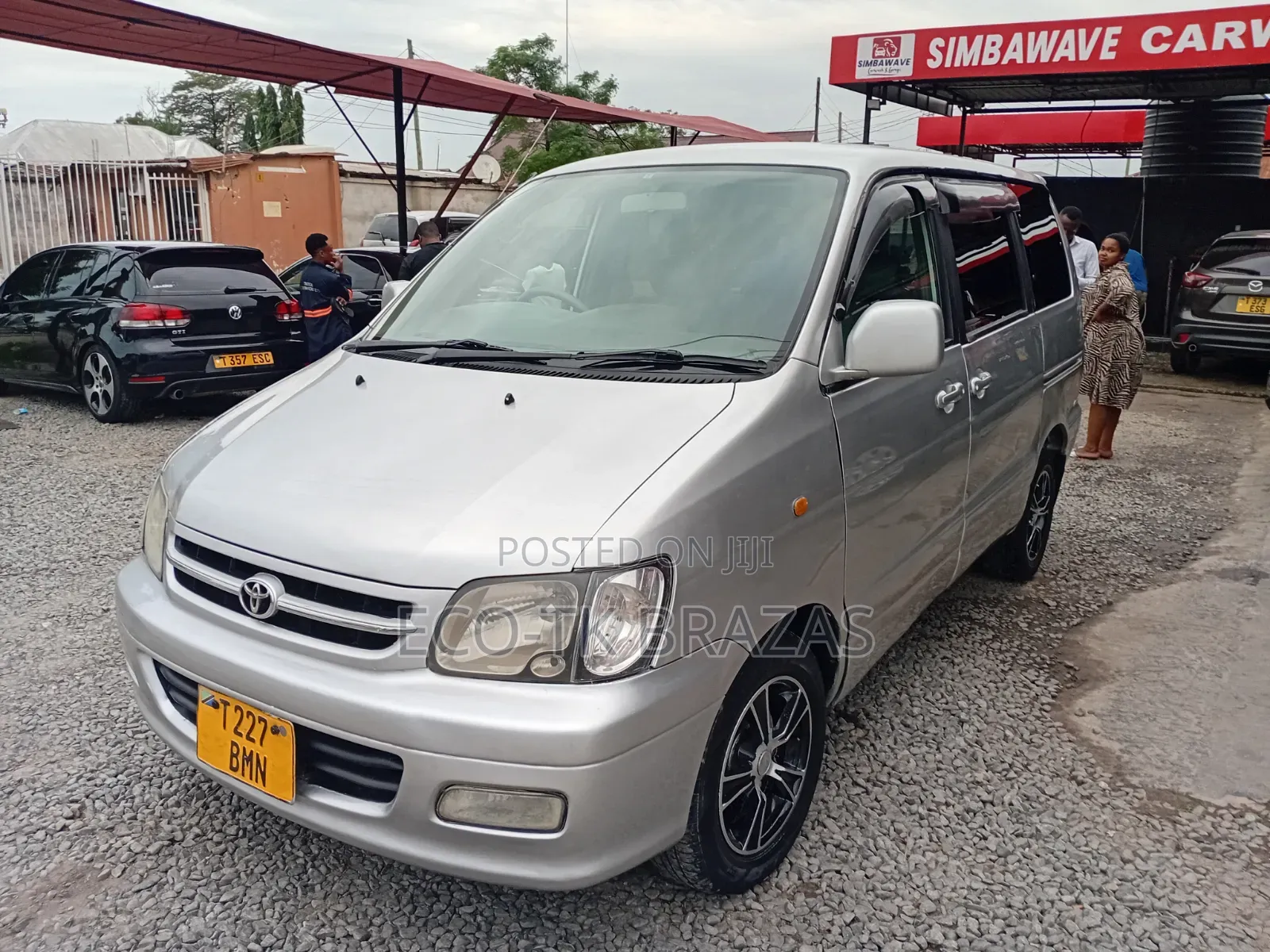 Toyota Noah 2001 Silver