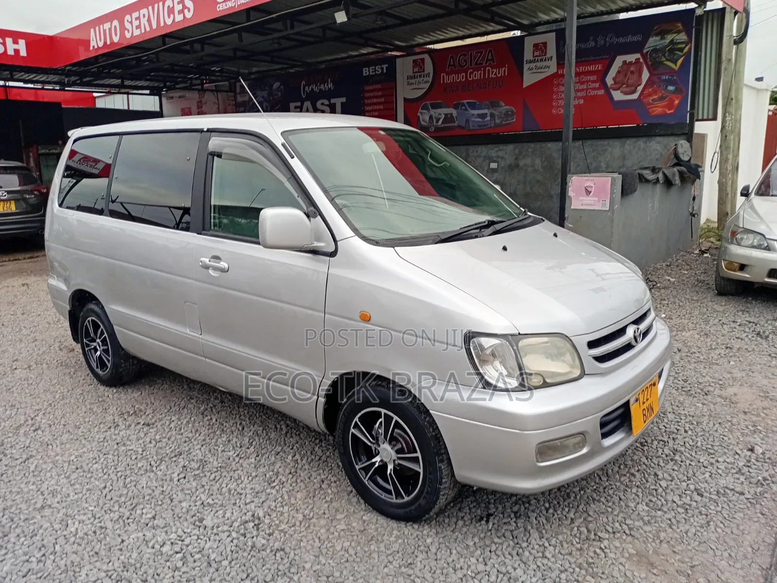 Toyota Noah 2001 Silver
