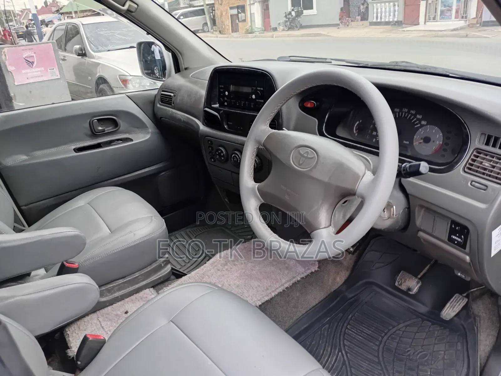 Toyota Noah 2001 Silver